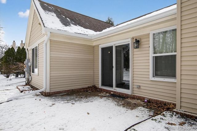 6456 Pembrook Drive, Westland, MI 48185