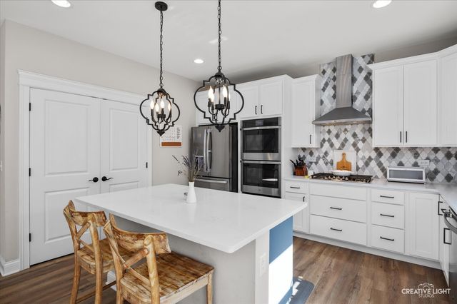 24539 Bantry Drive, Shorewood, IL 60404