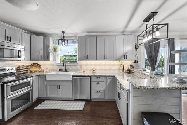 4301 Lockeport Landing, Hillsboro, MO 63050