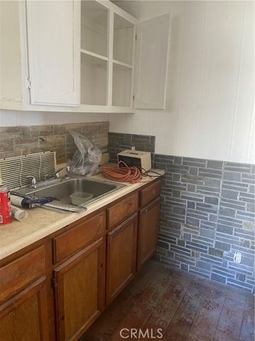 12116 S Willowbrook, Compton, CA 90222