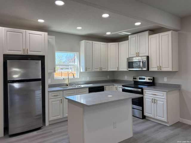 1822 Monterey, San Antonio, TX 78207