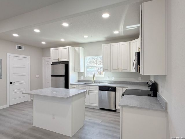 1822 Monterey, San Antonio, TX 78207