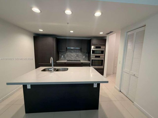 7875 NW 107th Ave 211, Doral, FL 33178