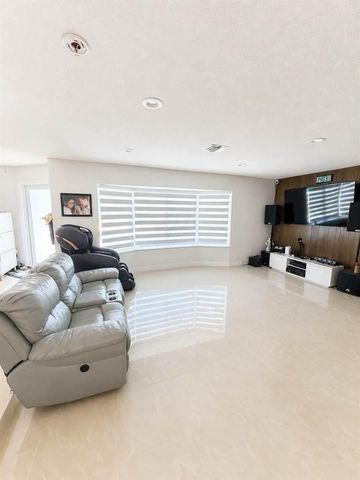 4291 NW 42nd Street, Lauderdale Lakes, FL 33319