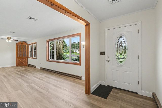 224 AVON DR, Carlisle, PA 17013