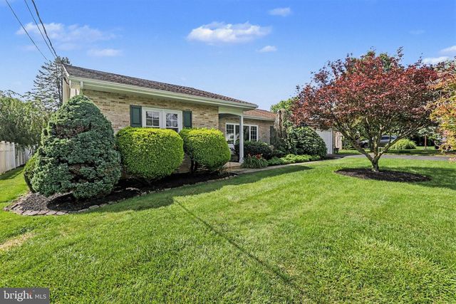 224 AVON DR, Carlisle, PA 17013
