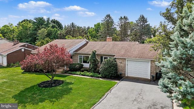 224 AVON DR, Carlisle, PA 17013