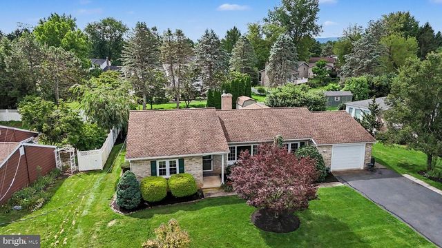 224 AVON DR, Carlisle, PA 17013