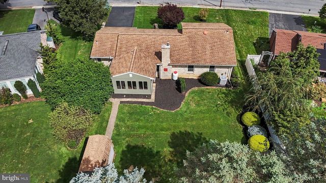 224 AVON DR, Carlisle, PA 17013