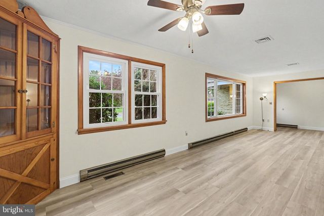 224 AVON DR, Carlisle, PA 17013