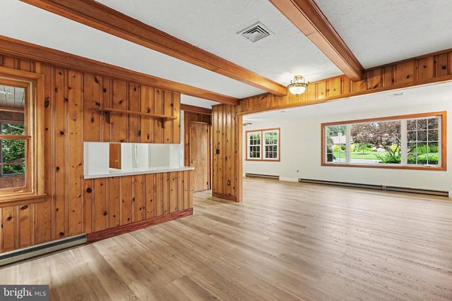 224 AVON DR, Carlisle, PA 17013