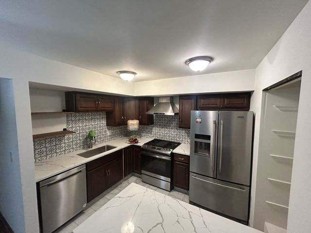 1513 Elder Drive, Aurora, IL 60506