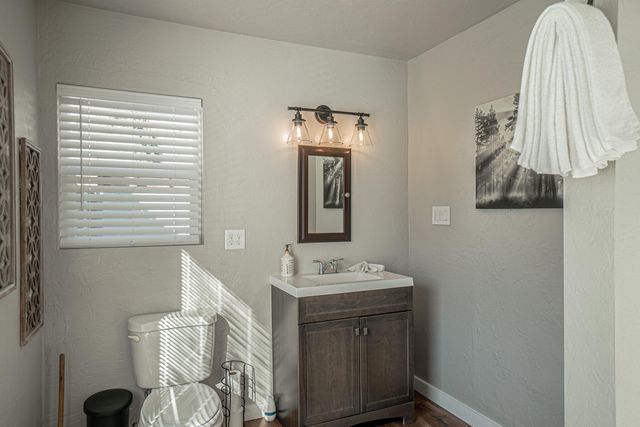 26960 Highway 62, Trail, OR 97541