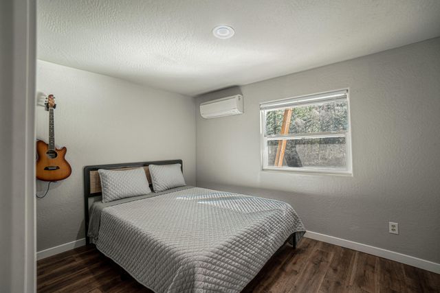 26960 Highway 62, Trail, OR 97541