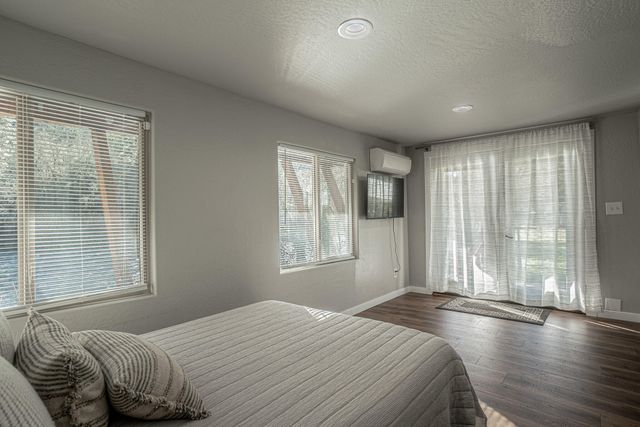 26960 Highway 62, Trail, OR 97541