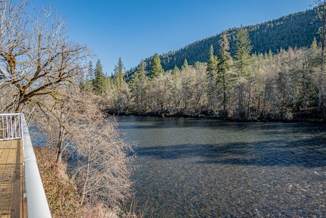 26960 Highway 62, Trail, OR 97541