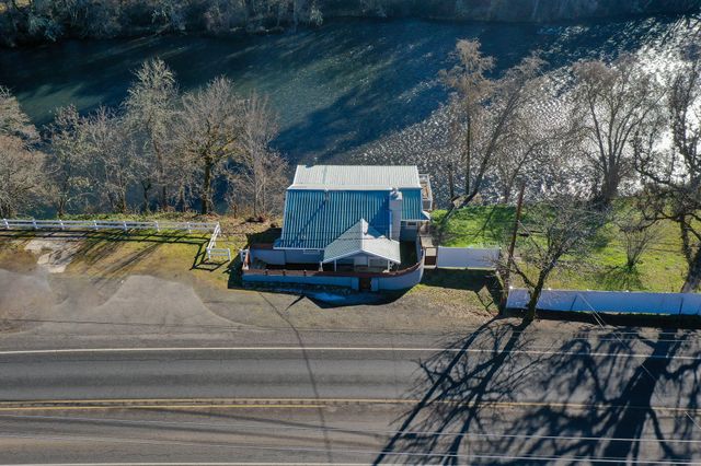 26960 Highway 62, Trail, OR 97541