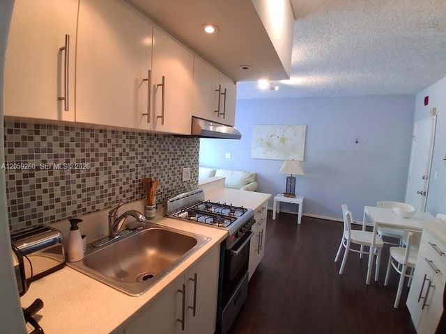 1555 Pennsylvania Avenue 203, Miami Beach, FL 33139