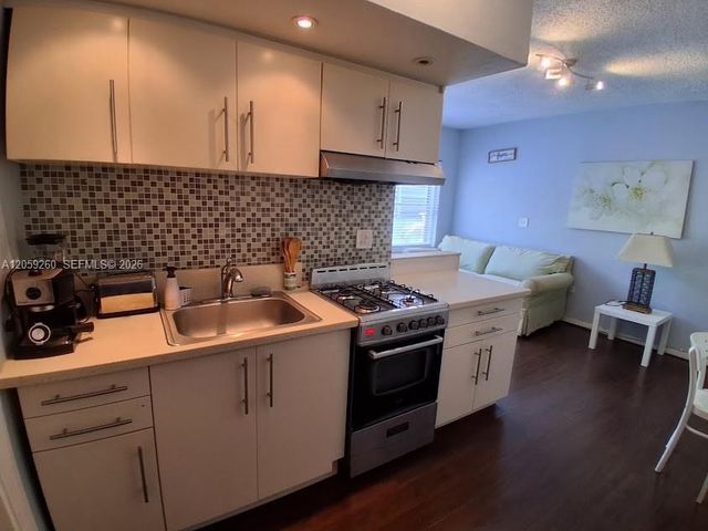 1555 Pennsylvania Avenue 203, Miami Beach, FL 33139