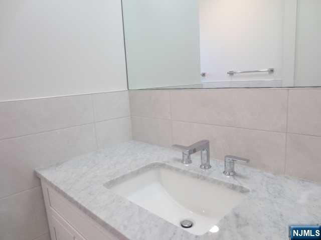 427 Westview Place A, Fort Lee, NJ 07024