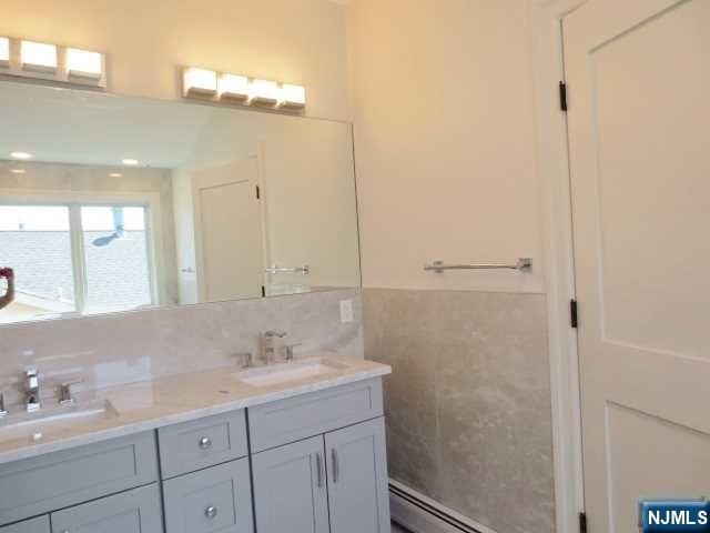 427 Westview Place A, Fort Lee, NJ 07024