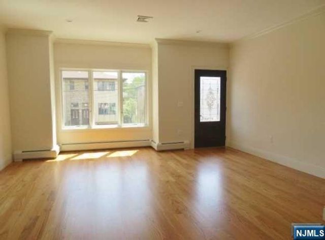 427 Westview Place A, Fort Lee, NJ 07024