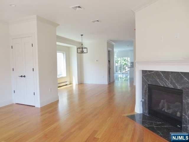 427 Westview Place A, Fort Lee, NJ 07024