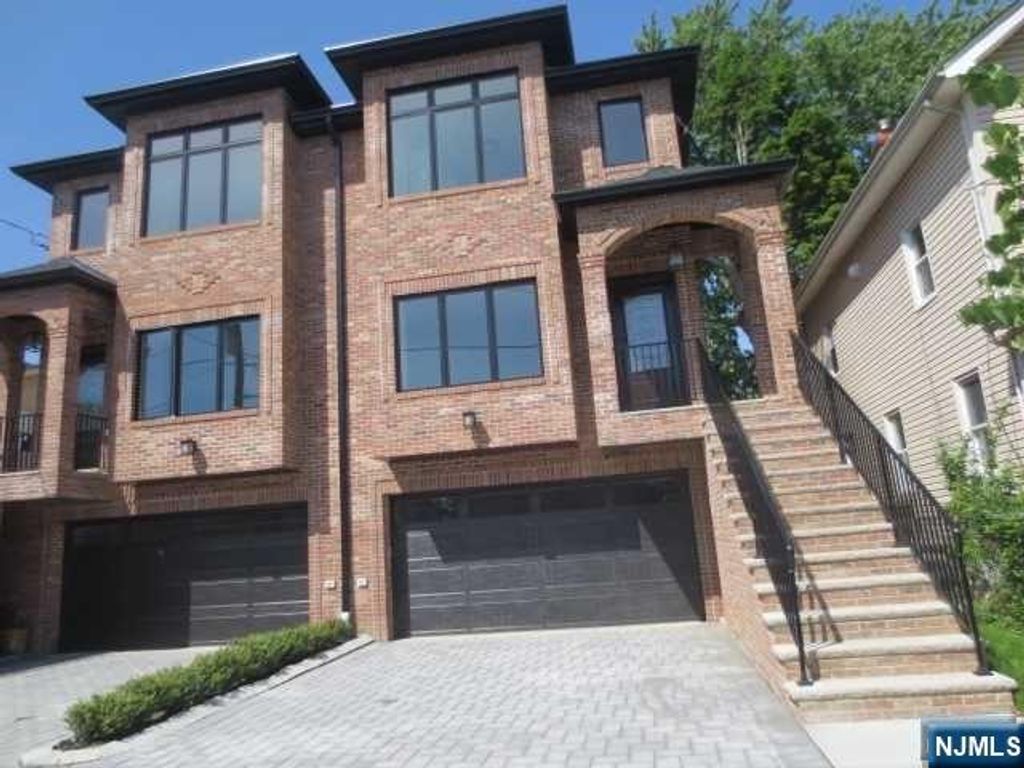 427 Westview Place A, Fort Lee, NJ 07024