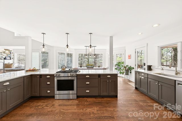 257 Jones Cove Road, Asheville, NC 28805