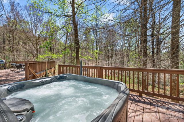 257 Jones Cove Road, Asheville, NC 28805