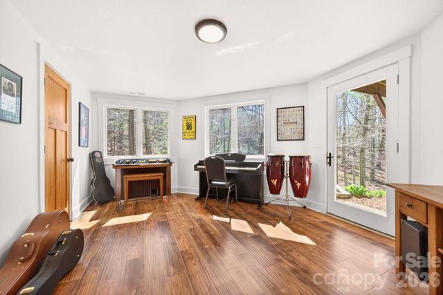 257 Jones Cove Road, Asheville, NC 28805