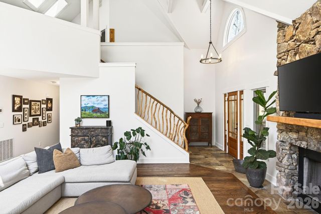 257 Jones Cove Road, Asheville, NC 28805