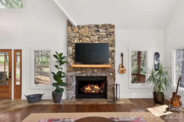 257 Jones Cove Road, Asheville, NC 28805