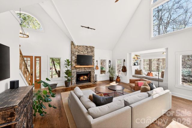 257 Jones Cove Road, Asheville, NC 28805