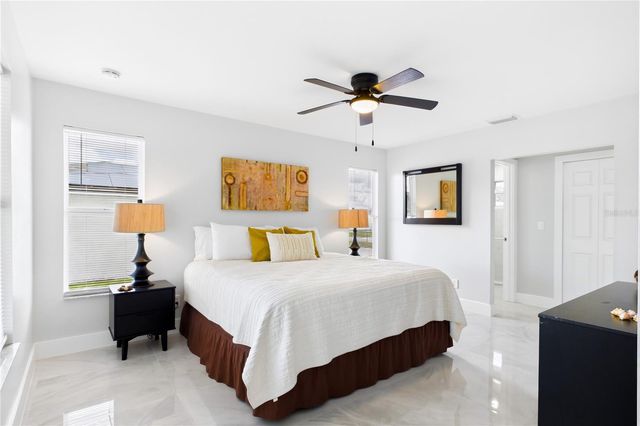 256 SE SANTA BARBARA PLACE, Cape Coral, FL 33990
