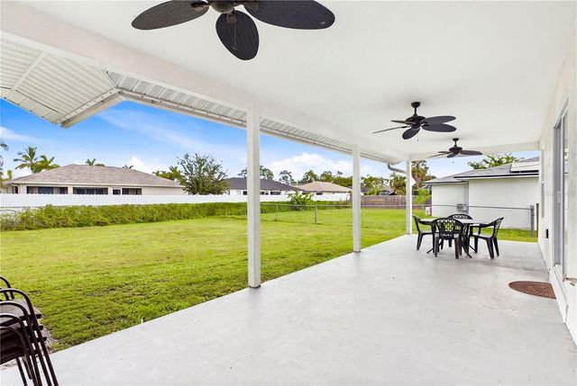 256 SE SANTA BARBARA PLACE, Cape Coral, FL 33990