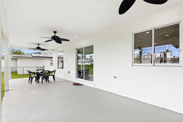 256 SE SANTA BARBARA PLACE, Cape Coral, FL 33990