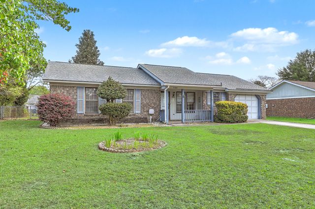 7744 Rosin Drive, North Charleston, SC 29418