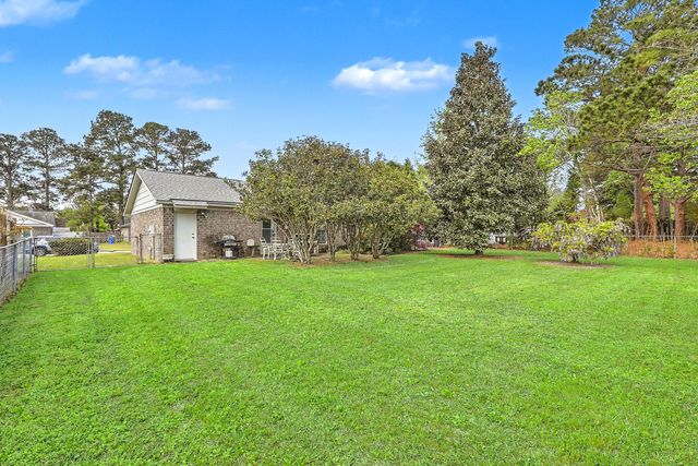 7744 Rosin Drive, North Charleston, SC 29418