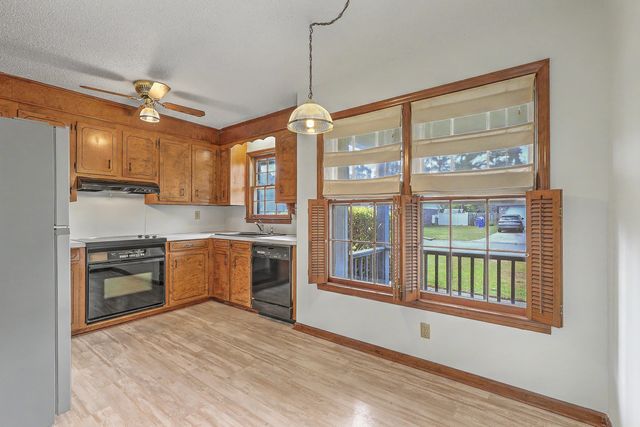 7744 Rosin Drive, North Charleston, SC 29418