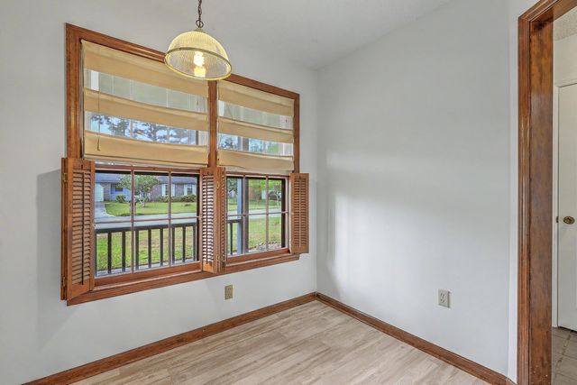 7744 Rosin Drive, North Charleston, SC 29418