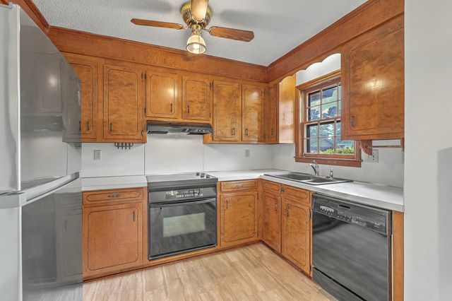 7744 Rosin Drive, North Charleston, SC 29418