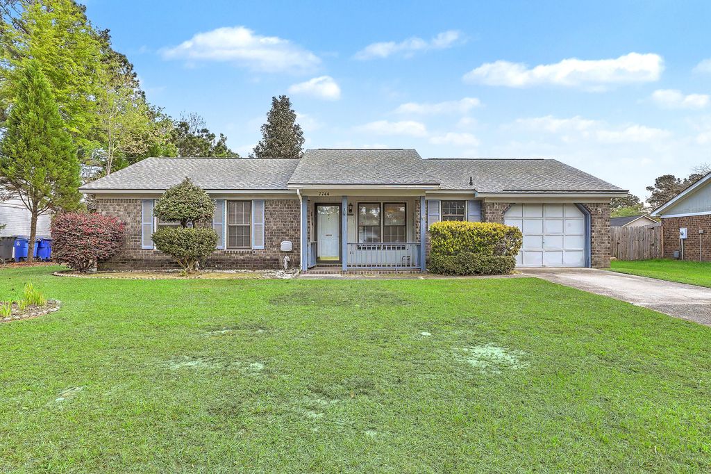 7744 Rosin Drive, North Charleston, SC 29418