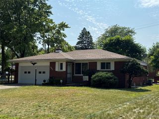 19980 Dorset Street, Southfield, MI 48075