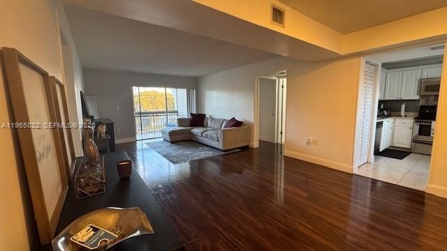 731 N Pine Island Rd 306, Plantation, FL 33324