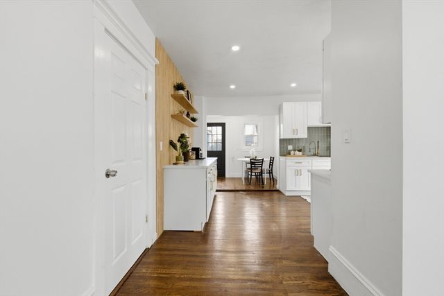 9 Robbins Street, Waltham, MA 02453