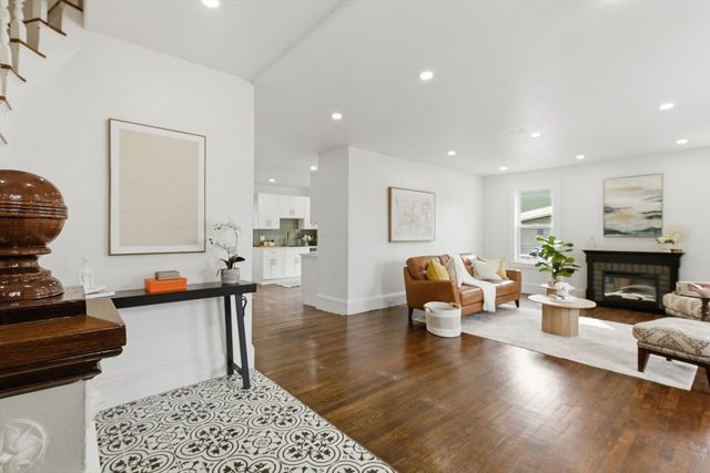 9 Robbins Street, Waltham, MA 02453