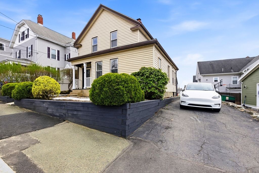 9 Robbins Street, Waltham, MA 02453