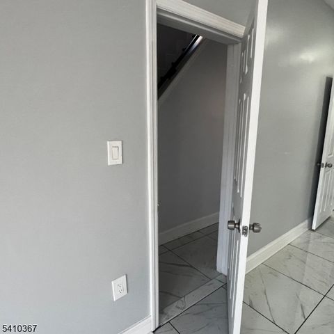 345 Summer Ave, Newark City, NJ 07104