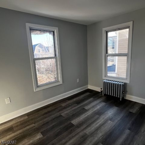 345 Summer Ave, Newark City, NJ 07104